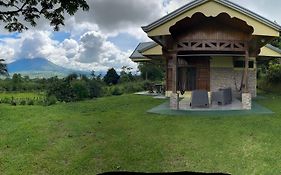 Las Pavitas Arenal Suites